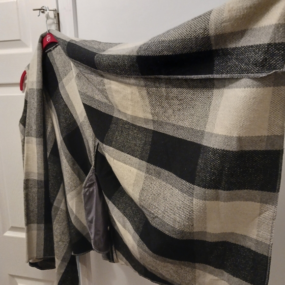 Top - Picture 5 of 9